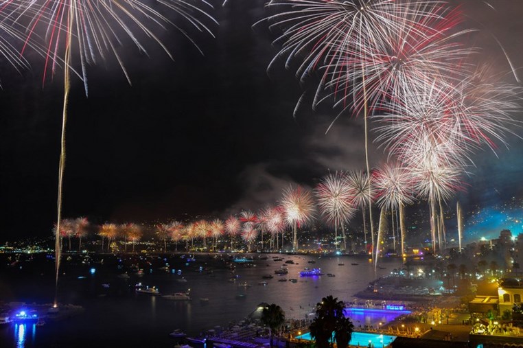 Jounieh International Festival 2014 Flies Fireworks Photo Contest Winners to Europe